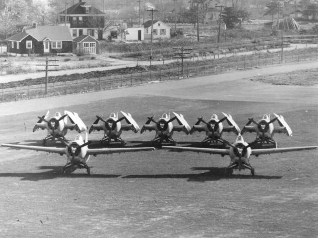 F4f wildcats with and without folded wings c1942